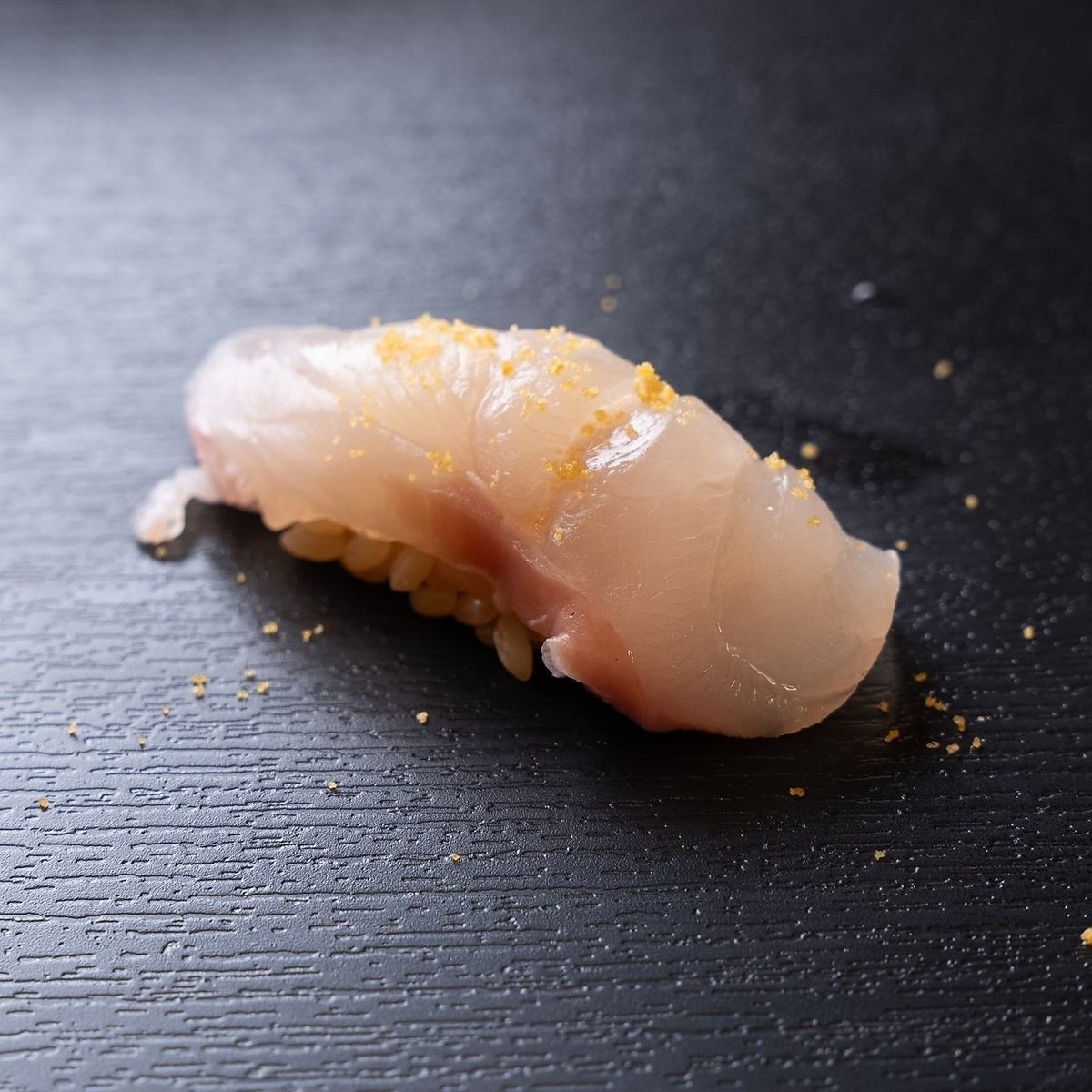 江戸前握りと季節の逸品料理を心ゆくまでご堪能ください