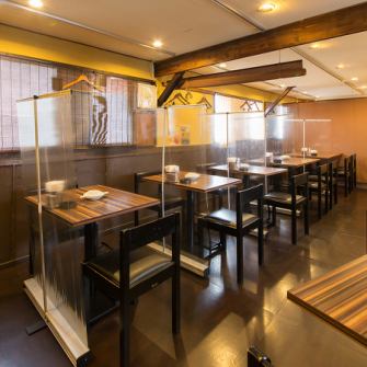 [After all, the inside of the store is cozy.] The interior of the store is a calm Japanese modern space.The spacious space is perfect for a banquet! We have spacious tables, counters and seats, so you can relax.