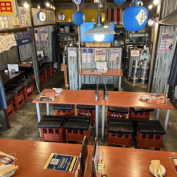 We can accommodate private parties from 30 to 60 people! Please feel free to contact us for any banquets.