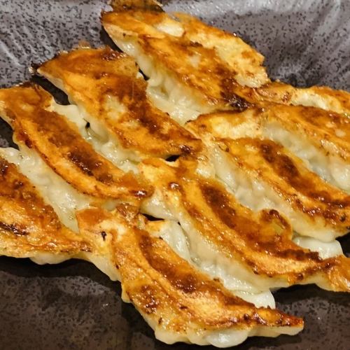 Fried gyoza with garlic