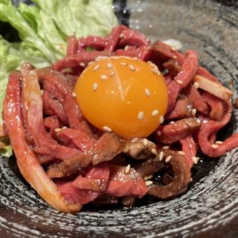 烤牛肉 yukhoe