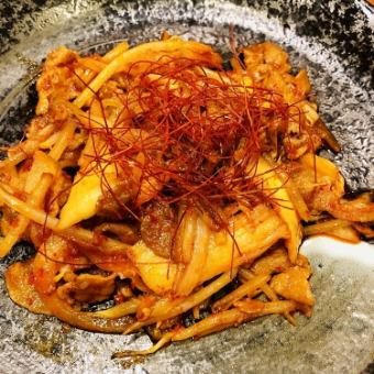 Stir-fried spicy pork kimchi