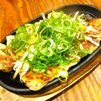 铁板葱花豆芽饺