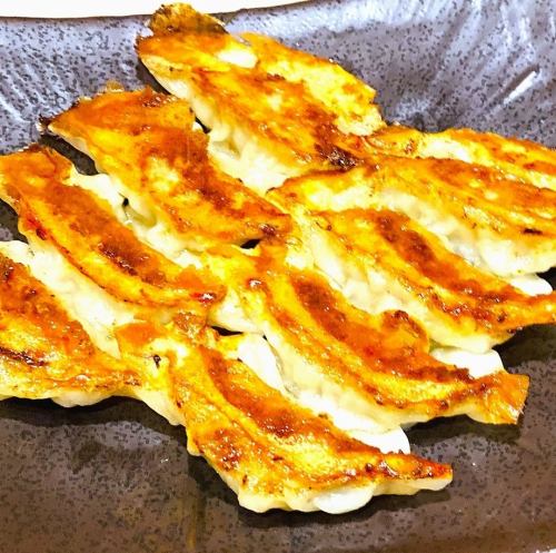 丰盛的蒜蓉饺子