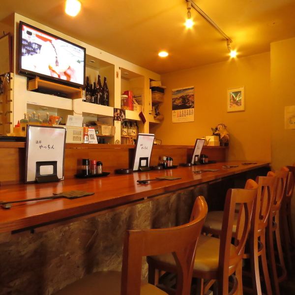 Counter seats where you can enjoy cooking in front of your eyes.One person is welcome, too! Great opportunity to listen to today's recommended menu while talking with the manager.