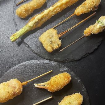 おまかせストップ＜SAKURA＞定番串揚げ10本と小鉢ひとしな、〆のお茶漬けまで味わえる 全8品