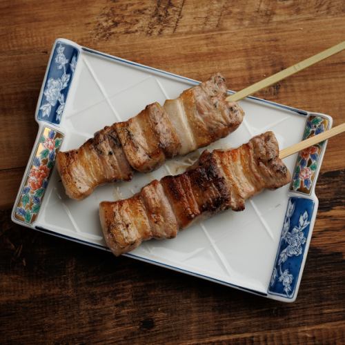 豚本来の旨味を味わえる。当店自慢の「やきとん」