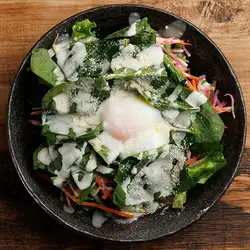 ふわふわ生ほうれん草のシーザーサラダ