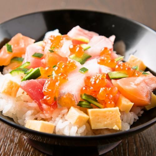 Seafood rose chirashizushi