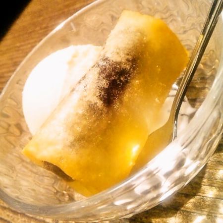 Shiratama豆沙春卷配香草冰淇淋