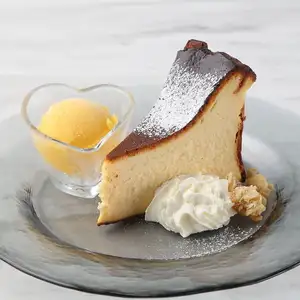 チーズ薫るバスクチーズケーキ