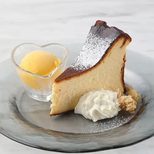 チーズ薫るバスクチーズケーキ