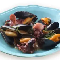 【BOILES FOOD & STEAMED FOOD】旨み凝縮！ムール貝とイイダコの白ワイン蒸し
