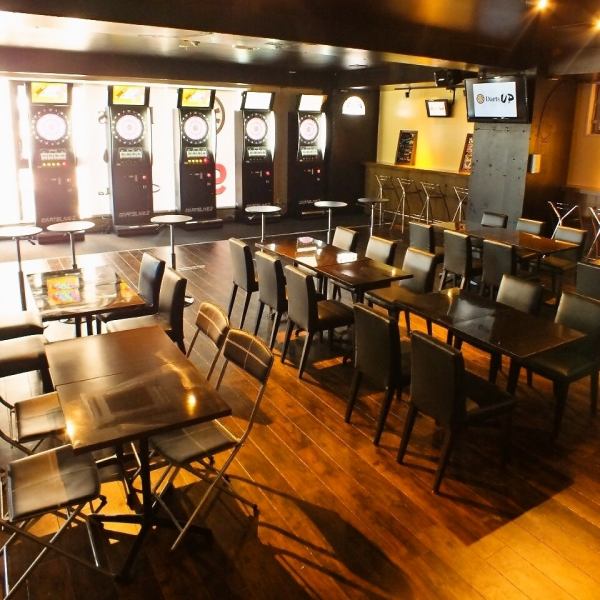 The large floor can be reserved for up to 110 people! There is a large 90-inch screen and projector! The contents can be customized according to your budget ♪