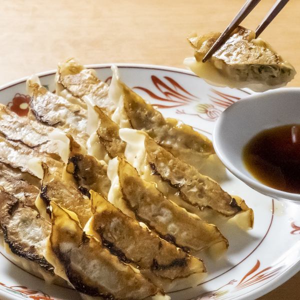 A variety of gyoza dumplings! Please try "Kurobuta Yakigyoza", which is packed with ingredients.