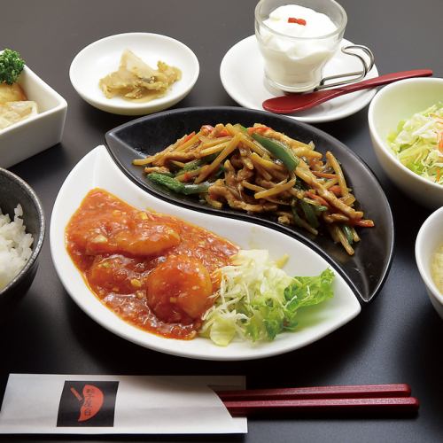 A luxurious “Chinese meal” with 9 dishes in total