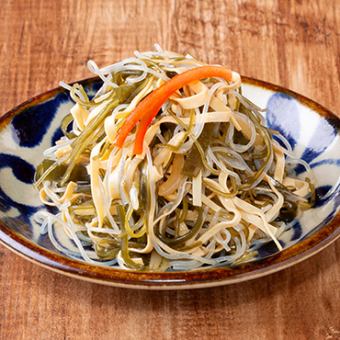 干し豆腐と昆布の和え物