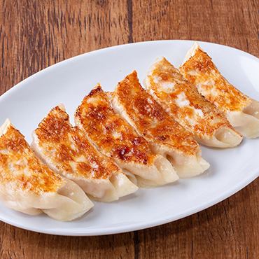何皿でも食べられれる当店名物『番長餃子』！