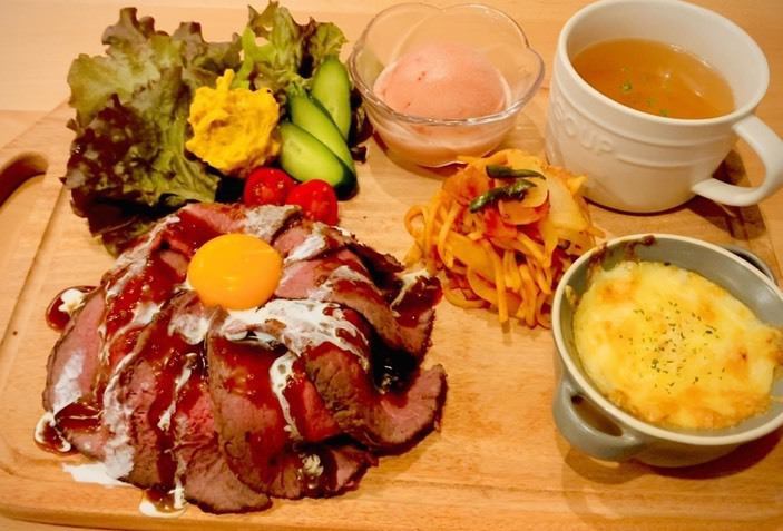 Adult children's lunch ♪ is a popular one plate with a daily menu