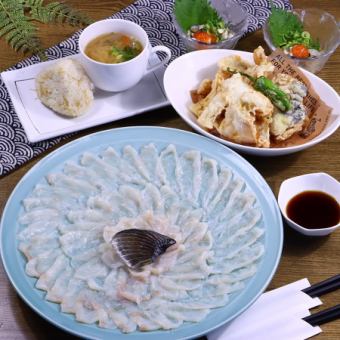 A luxurious use of fugu... Oita's famous fugu "Kiwami Course" \7,000