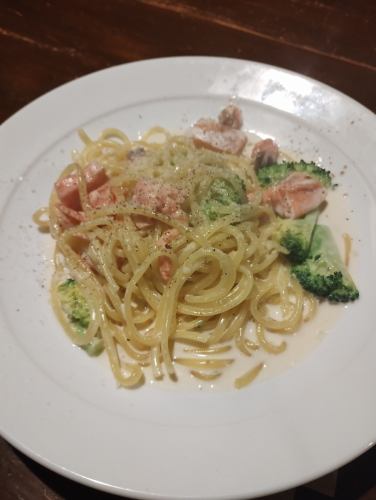サーモンのクリームソース