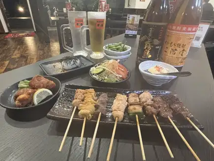 【120分(LO90分)飲み放題付き】お手軽コース◆全6品◆8種盛りほか3300円(税込)