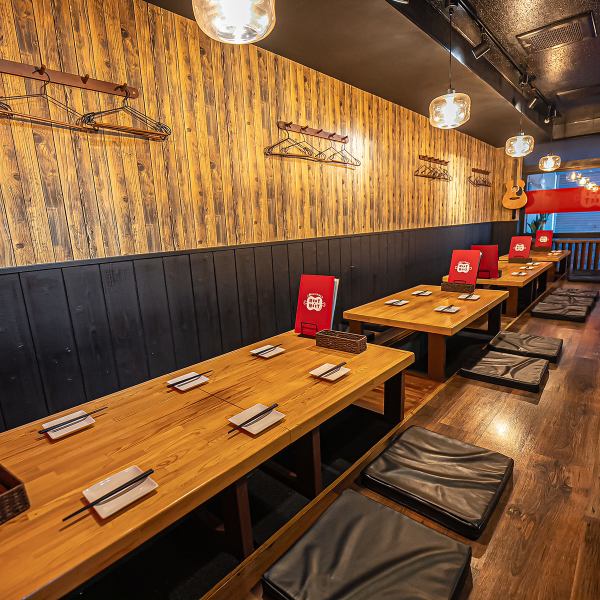 [Can accommodate up to 24 people!] We have 2 tables for 6 people and 2 tables for 4 people ♪ Perfect for various parties, office workers after work, lovers, and friends. It's a very comfortable space where you can feel free to stop by with your family, colleagues, or anyone!