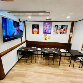 当店は４名様掛けテーブル席を６つご用意しております！女子会や会社仲間との宴会にオススメ♪飲み放題と一緒にご利用ください！