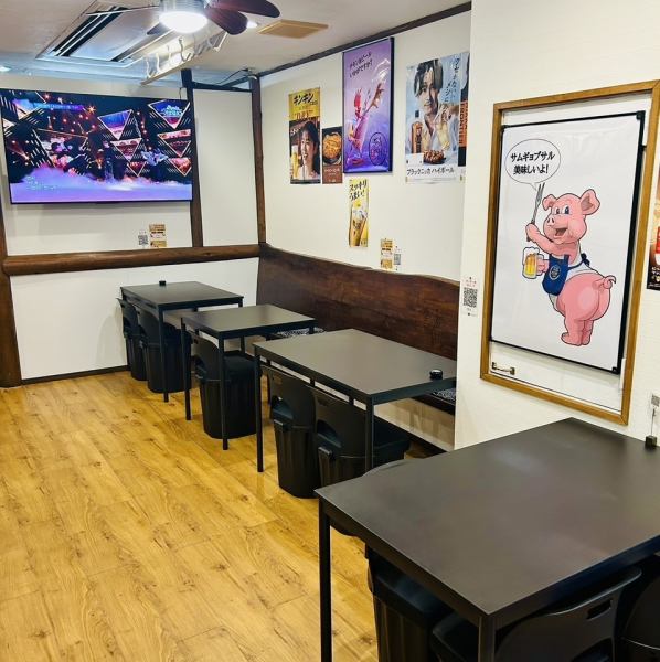 最大35名様までの大宴会が可能です！会社仲間やご友人との楽しい時間をお過ごしいただける広々とした店内です。さらに、飲み放題プランもご用意しているので、心ゆくまでお酒を楽しみながら、韓国料理を堪能できます◎サムギョプサルやヤンニョムチキンなど、豊富なメニューが宴会を盛り上げてくれます！