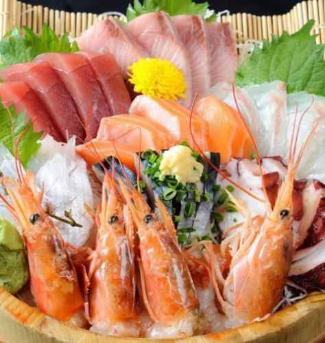 【迎新會】引以為傲的海鮮套餐4,500日圓附無限暢飲（含稅/9道菜）