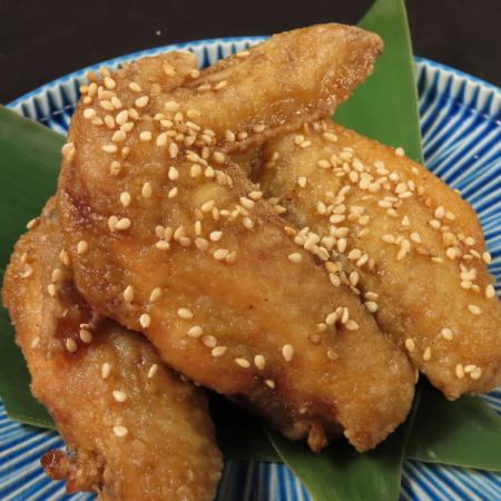 手羽先の唐揚げ（2本）