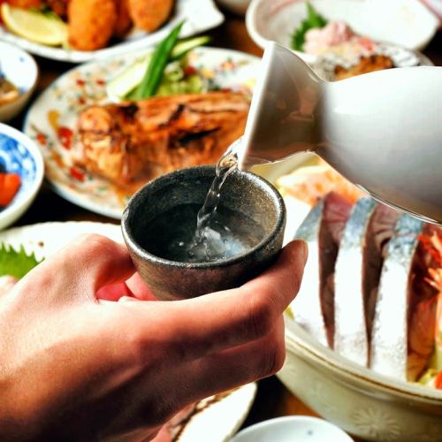 Enjoy seasonal dishes and carefully selected sake!
