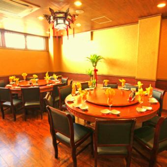 Eat carefully in a private space! Our private room is ideal for family, friends, company associates, entertainment, birthdays and other important scenes.