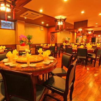 It is OK to use with a small number of people ◎ We will prepare seats for 10 people ♪ There are many wedding halls around, so you can use it for the second party after the ceremony.