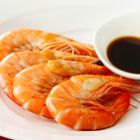 자연의 맛으로 뜨거운 물로 새우입니다.