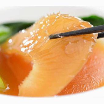 【食物仅需2,500日元】鱼翅汤、北京烤鸭等10道菜品的“中式套餐”，非常适合女生聚会、酒会。
