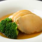 [Cantonese] Abalone mushrooms and loco shells simmered in oyster sauce