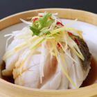 [Cantonese] Steamed white fish with green onions and ginger / Dried tofu slices tossed with green peppers / Deep-fried shrimp wrapped in shiso leaves 5 pieces each