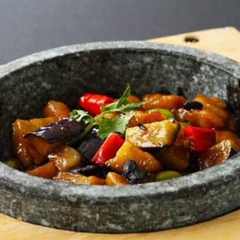 [Cantonese] Stir-fried chicken and eggplant with black miso