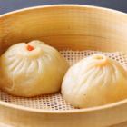[Cantonese] 4 pieces of xiaolongbao with crab roe / 2 pieces of steamed dumplings with golden chives and scallops / 6 pieces of pan-fried dumplings each