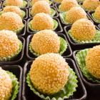 2 sesame dumplings