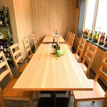 Space that can be used by up to 18 people! It can be used widely from welcome and farewell parties to year-end parties.Perfect for banquets because it is far from other tables ♪