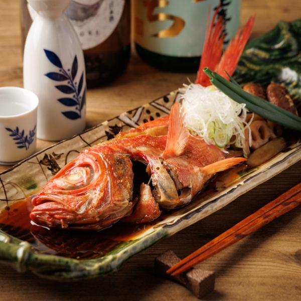活きのいい鮮魚をお造りに見た目も味も美しい！新鮮な美味しいお魚を皆さまでぜひご堪能ください♪