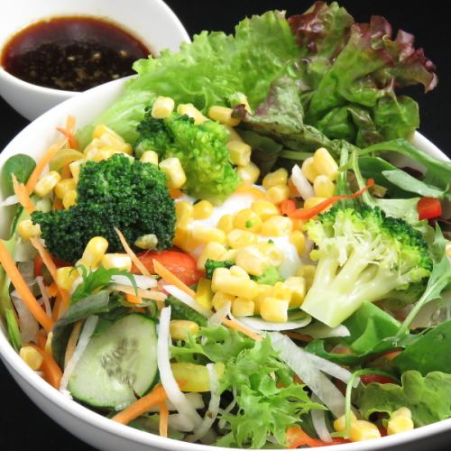 Kiki Salad Medium