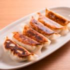 炒饺子加很多蔬菜