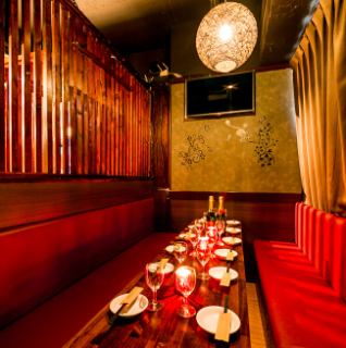 【プライベート個室】お忍び個室4名様から♪大小個室多数ご用意しております。時間帯や曜日によっては、2名様からも受け付けていますので、お気軽にご相談ください♪