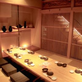 40名様まで、人数に応じて個室に仕切れます