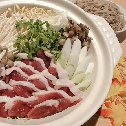 【鸭肉火锅套餐】5000日元（含2小时畅饮/含税）