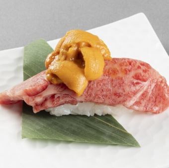 あぶり牛にぎり雲丹添え(1貫)