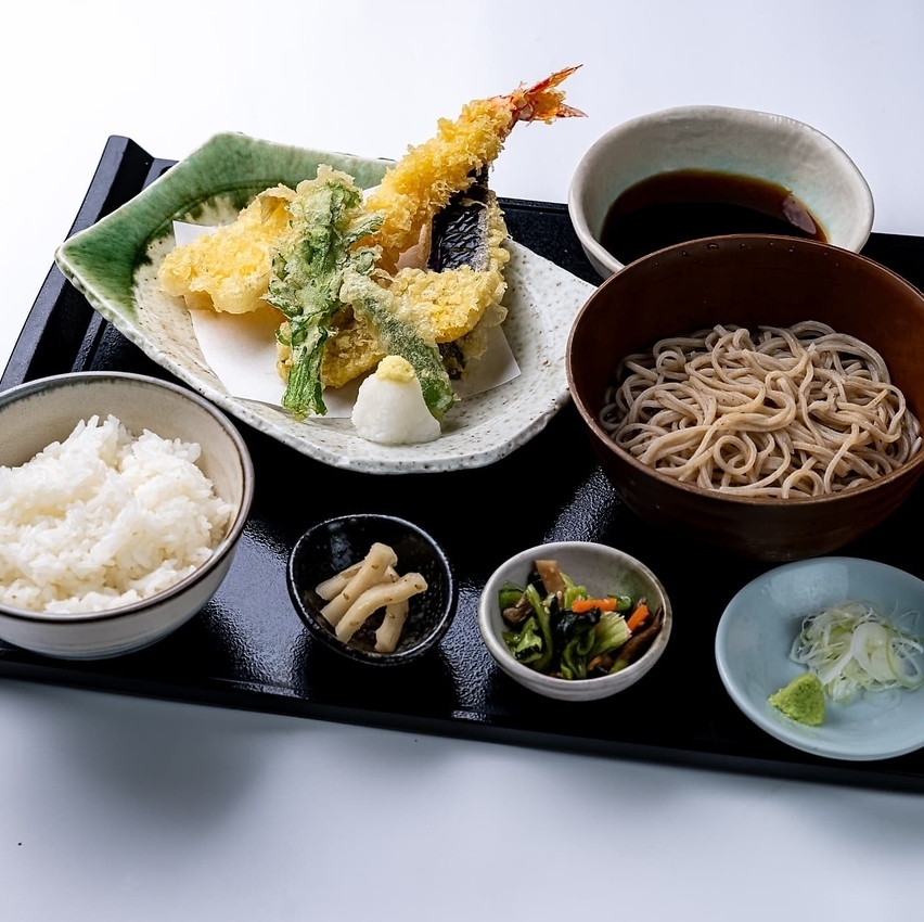 【江ノ島駅徒歩3分】定食メニューが豊富！